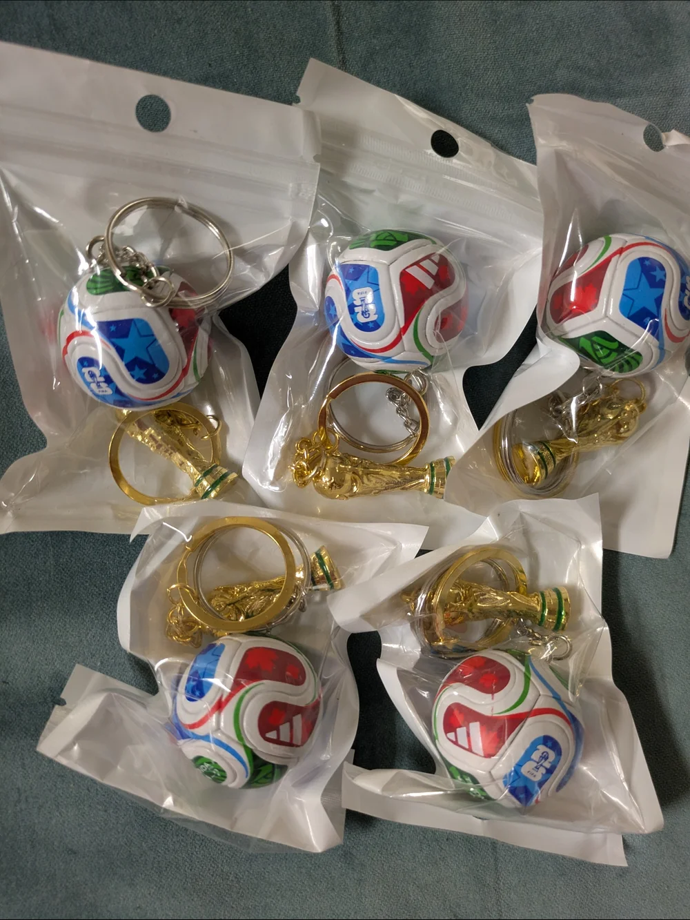 World Cup Soccer Ball And  Gold Trophy  Keychains (x5)